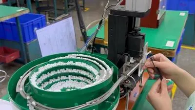 Ensamblado Semiautomático de Conectores Terminales